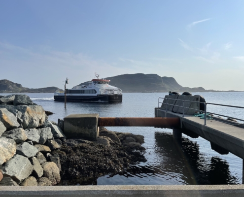 Den usynlege hytta på Joneset // Skorpa - vestfjordbygg.no Rutebåten Dagning